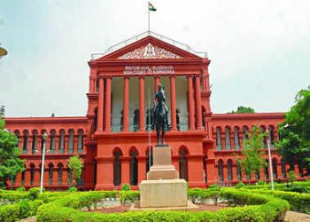 ಕೋಳಿ ಸಾಕಾಣಿಕೆ ಕೃಷಿ ಚಟುವಟಿಕೆಯಾಗಿದ್ದು ತೆರಿಗೆ ವಿಧಿಸಲು ಗ್ರಾಮ ಪಂಚಾಯತಿಗೆ ಅಧಿಕಾರವಿಲ್ಲ –   ಮಹತ್ವದ ಆದೇಶ ಹೊರಡಿಸಿದ ಹೈಕೋರ್ಟ್..!!