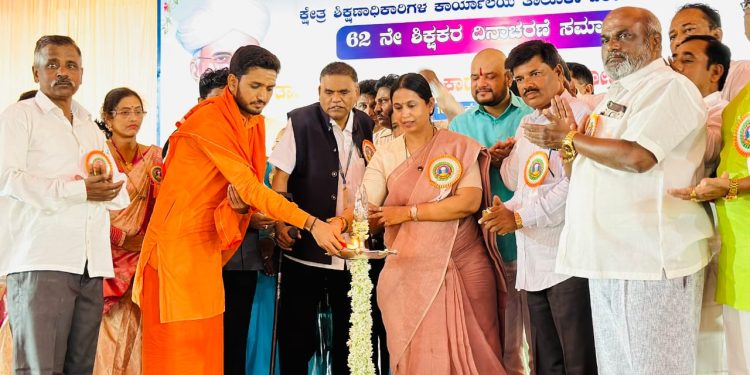 ಸರಕಾರಿ ಶಾಲೆಯಲ್ಲಿ ಕಲಿತ ವ್ಯಕ್ತಿ ಜೀವನದಲ್ಲಿ ಎಂತಹ ಪರೀಕ್ಷೆ ಬಂದರೂ ಉತ್ತೀರ್ಣನಾಗುತ್ತಾನೆ – ಸಚಿವೆ ಲಕ್ಷ್ಮೀ ಹೆಬ್ಬಾಳ್ಕರ್..!!