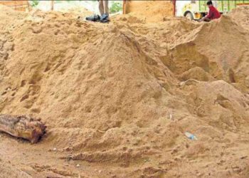 ಉಳ್ಳಾಲ : ಅಕ್ರಮ ಮರಳು ಸಾಗಾಟ ಮಾಡುತಿದ್ದ ಚಾಲಕನ ಬಂಧನ : ಲಾರಿ ವಶಕ್ಕೆ…!!