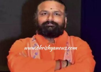 ಉದ್ಯಮಿಯೋರ್ವರಿಗೆ MLA ಟಿಕೆಟ್ ಕೊಡಿಸುವುದಾಗಿ ನಂಬಿಸಿ ಕೋಟ್ಯಂತರ ರೂ.ವಂಚಿಸಿದ ಪ್ರಕರಣ : ಒಡಿಶಾದಲ್ಲಿ ಆರೋಪಿ ಹಾಲಶ್ರೀ ಸ್ವಾಮೀಜಿಯ ಬಂಧನ..!!