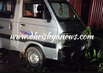 ಕುಂದಾಪುರ : ಮುರಿದು ಬಿದ್ದ ದೇವಗಿರಿ ಮರದ ಒಣಗಿದ ಕೊಂಬೆ : ತಪ್ಪಿದ ಬಾರಿ ಅನಾಹುತ..!!