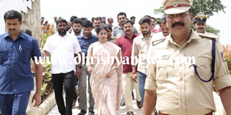 ಕಾರ್ಕಳ: ಬೈಲೂರಿನ ಪರಶುರಾಮ ಥೀಮ್ ಪಾರ್ಕ್ ಗೆ ಉಸ್ತುವಾರಿ ಸಚಿವೆ ಲಕ್ಷ್ಮಿ ಹೆಬ್ಬಾಳ್ಕರ್ ಭೇಟಿ, ಪರಿಶೀಲನೆ..!!