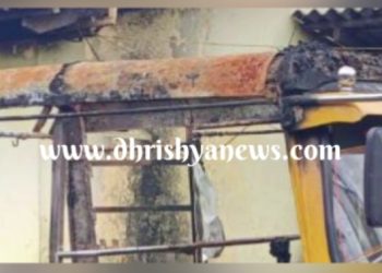 ಉಡುಪಿ : ಸಾರಾಯಿ ಕುಡಿದು ಗಾಂಜಾ ನಶೆಯಲ್ಲಿ ಆಟೋರಿಕ್ಷಕ್ಕೆ ಬೆಂಕಿ ಹಚ್ಚಿ ಹುಚ್ಚಾಟ ನಡೆಸಿದ ಭೂಪ ಪೊಲೀಸ್ ವಶಕ್ಕೆ …!