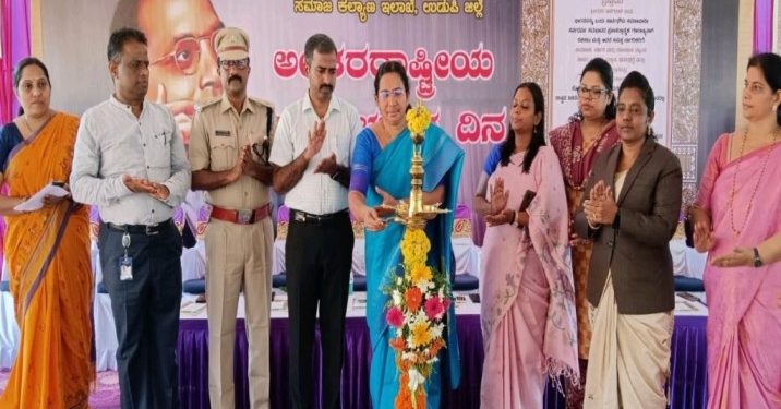 ಉಡುಪಿ : ಅಂತರಾಷ್ಟ್ರೀಯ ಪ್ರಜಾಪ್ರಭುತ್ವ ದಿನಾಚರಣೆ ಅಂಗವಾಗಿ ಸಂವಿಧಾನದ ಪೀಠಿಕೆ ಓದು ಕಾರ್ಯಕ್ರಮಕ್ಕೆ ಚಾಲನೆ..!