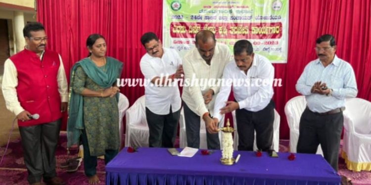 ಉಡುಪಿ:ತೋಟಗಾರಿಕೆ ಇಲಾಖೆ, ಜಿಲ್ಲಾ ಪಂಚಾಯತ್ ವತಿಯಿಂದ 2 ದಿನದ ಜೇನು ಕೃಷಿ ತರಬೇತಿ ಕಾರ್ಯಗಾರ ಉದ್ಘಾಟನೆ..!!