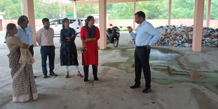 ಕಾಪು : “ಸ್ವಚ್ಛತಾ ಹೀ ಸೇವೆ” ಆಂದೋಲನದ ಅಂಗವಾಗಿ ಎಲ್ಲೂರು ಘನ ತ್ಯಾಜ್ಯ ನಿರ್ವಹಣಾ ಘಟಕಕ್ಕೆ ಜಿಲ್ಲಾಧಿಕಾರಿ ಭೇಟಿ..!!