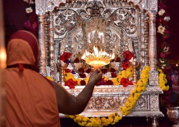 ಆನೆಗುಂದಿ ಮಹಾ ಸಂಸ್ಥಾನ :ರಜತ ಮಂಟಪ ಸಮರ್ಪಣೆ..!!