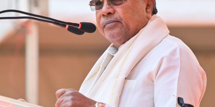 ಹುತಾತ್ಮ ಸಿಬ್ಬಂದಿಯ ಗುಂಪು ವಿಮಾ ಮೊತ್ತ 20 ಲಕ್ಷದಿಂದ 50 ಲಕ್ಷಕ್ಕೆ ಏರಿಕೆ : ಮುಖ್ಯಮಂತ್ರಿ ಸಿದ್ದರಾಮಯ್ಯ..!!