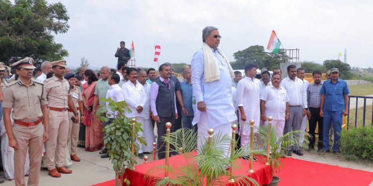 ಬಿಜೆಪಿ- ಜೆಡಿಎಸ್ ಅಪವಿತ್ರ ಮೈತ್ರಿ ಮುಖ್ಯಮಂತ್ರಿ ಸಿದ್ದರಾಮಯ್ಯ..!!