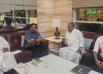 ಮುಖ್ಯಮಂತ್ರಿ ಸಿದ್ದರಾಮಯ್ಯ ಮಾಜಿ ಪ್ರಧಾನಿ ದೇವೇಗೌಡರ ಅನಿರೀಕ್ಷಿತ ಭೇಟಿ..!!