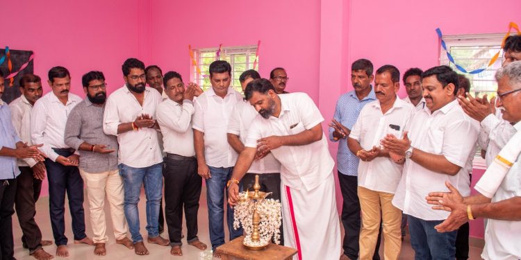 ಬೈಂದೂರು : ಕಂಪ್ಯೂಟರ್ ಕೇಂದ್ರ ಹಾಗೂ ಸ್ವಯಂಸ್ಪೂರ್ತಿ ಕೌಶಲ್ಯ ಕೇಂದ್ರ ಉದ್ಘಾಟನೆ ಮತ್ತು ಲೈಬ್ರರಿ ಪೀಠೋಪಕರಣಗಳ ಹಸ್ತಾಂತರ..!!