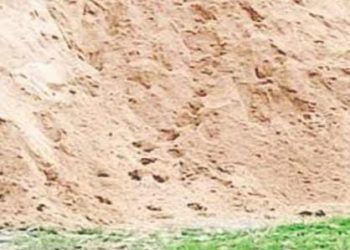 ಅಕ್ರಮ ಮರಳು ಸಾಗಾಟ : ಇಬ್ಬರು ಪೊಲೀಸ್ ವಶಕ್ಕೆ …!!