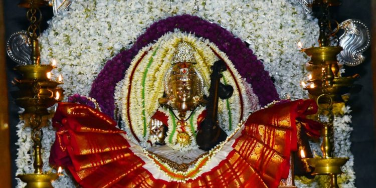 ದೊಡ್ಡಣಗುಡ್ಡೆ ಶ್ರೀ ದುರ್ಗಾ ಆದಿಶಕ್ತಿ ಕ್ಷೇತ್ರ : ಗಾಯತ್ರಿ ದೇವಿ ಗುಡಿಗೆ ಶಿಲಾನ್ಯಾಸ..!!