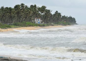 ಅರಬ್ಬಿ ಸಮುದ್ರದಲ್ಲಿ ವಾಯುಭಾರ ಕುಸಿತ: ಪ್ರವಾಸಿಗರು, ಸ್ಥಳೀಯರು,ಮೀನುಗಾರರು ಸಮುದ್ರಕ್ಕೆ ಇಳಿಯದಂತೆ ಎಚ್ಚರಿಕೆ..!!