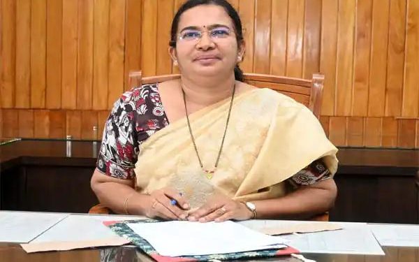 ಉಡುಪಿ : ದೀಪಾವಳಿ ಸಂದರ್ಭದಲ್ಲಿ ಸಾರ್ವಜನಿಕ ಸಂಚಾರ ವ್ಯವಸ್ಥೆಗೆ ಧಕ್ಕೆಯುಂಟಾಗದಂತೆ, ಮುನ್ನೆಚ್ಚರಿಕಾ ಕ್ರಮ ಕೈಗೊಂಡು, ತಾತ್ಕಾಲಿಕ ಪಟಾಕಿ ಅಂಗಡಿಗಳನ್ನು ತೆರೆಯಲು ಅನುಮತಿ ನೀಡುವಂತೆ ಅಧಿಕಾರಿಗಳಿಗೆ ಜಿಲ್ಲಾಧಿಕಾರಿ ಡಾ| ಕೆ. ವಿದ್ಯಾಕುಮಾರಿ ಸೂಚನೆ .!!