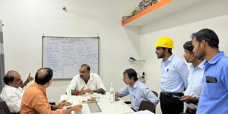 ಇಂದ್ರಾಳಿ ರೈಲ್ವೇ ಸೇತುವೆ ಕಾಮಗಾರಿ ಧಾರವಾಡ ಸ್ಟೀಲ್ ಬ್ರಿಡ್ಜ್ ನಿರ್ಮಾಣ ಘಟಕಕ್ಕೆ ಶಾಸಕ ಯಶ್ ಪಾಲ್ ಸುವರ್ಣ ಭೇಟಿ ನೀಡಿ ಪರಿಶೀಲನೆ…!!!