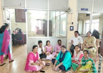 ಬಿಜೆಪಿ ಸದಸ್ಯರಿಂದ ಮುಖ್ಯಾಧಿಕಾರಿ ಕಛೇರಿ ಮುಂದೆ ಪ್ರತಿಭಟನೆ