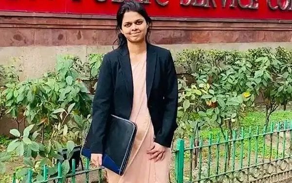 ಯುಪಿಎಸ್ಸಿ ಪರೀಕ್ಷೆಯಲ್ಲಿ ಯಾವುದೇ ಕೋಚಿಂಗ್ ಇಲ್ಲದೇ ಉತಿರ್ಣಗೊಂಡು 3 ವರ್ಷದ ಮಗುವಿನ ತಾಯಿ ಉಡುಪಿಯ ನಿವೇದಿತಾ ಶೆಟ್ಟಿ ಸಾಧನೆ ..!!