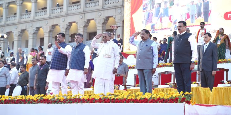 ಸುವರ್ಣ ಕರ್ನಾಟಕ ನೆನಪಿಗಾಗಿ ‘ಬೃಹತ್ ಕನ್ನಡ ಭವನ’ ನಿರ್ಮಾಣ ಮಾಡಲಾಗುವುದು : ಮುಖ್ಯಮಂತ್ರಿ ಸಿದ್ದರಾಮಯ್ಯ’ ಘೋಷಣೆ