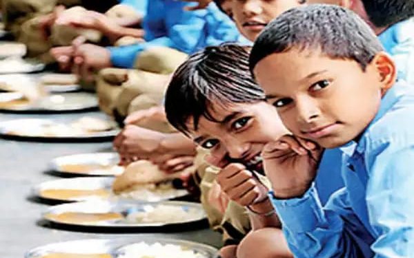 ಉಡುಪಿ :ಅಕ್ಷರದಾಸೋಹ ನೌಕರರ ವಿವಿಧ ಬೇಡಿಕೆಗಳ ಈಡೇರಿಕೆಗೆ ಆಗ್ರಹಿಸಿ ಇಂದು ಮತ್ತು ನಾಳೆ ಪ್ರತಿಭಟನೆ..!!