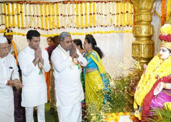 ಇಂದಿನಿಂದ ಎಲ್ಲಾ ಸರ್ಕಾರಿ ಶಾಲೆಗಳಿಗೆ ಉಚಿತ ನೀರು ಮತ್ತು ವಿದ್ಯುತ್ ನೀಡಲಾಗುವುದು : ಮುಖ್ಯಮಂತ್ರಿ ಸಿದ್ದರಾಮಯ್ಯ ಘೋಷಣೆ..!!