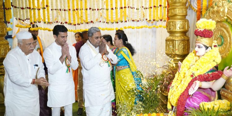 ಇಂದಿನಿಂದ ಎಲ್ಲಾ ಸರ್ಕಾರಿ ಶಾಲೆಗಳಿಗೆ ಉಚಿತ ನೀರು ಮತ್ತು ವಿದ್ಯುತ್ ನೀಡಲಾಗುವುದು : ಮುಖ್ಯಮಂತ್ರಿ ಸಿದ್ದರಾಮಯ್ಯ ಘೋಷಣೆ..!!