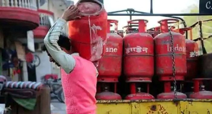 LPG’ ವಾಣಿಜ್ಯ ಸಿಲಿಂಡರ್ ದರ 103 ರೂ. ಏರಿಕೆ…!!