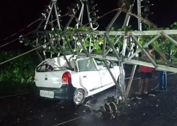 ಬೆಳ್ತಂಗಡಿ – ಮಳೆ ಅಬ್ಬರಕ್ಕೆ ರಸ್ತೆ ಮೇಲೆ ಕುಸಿದು ಬಿದ್ದ 33 ಕೆವಿ ವಿದ್ಯುತ್ ಟವರ್..!!