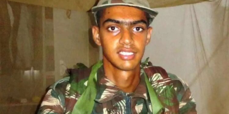 ಜಮ್ಮು ಕಾಶ್ಮೀರದಲ್ಲಿ ಉಗ್ರರ ನಡುವೆ ಗುಂಡಿನ ಚಕಮಕಿ: ಮಂಗಳೂರಿನ ಯೋಧ ಹುತಾತ್ಮ..!!