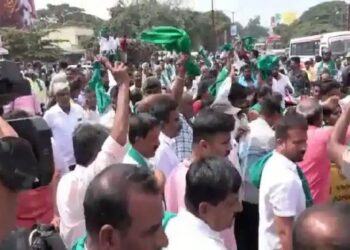 ಬೇಡಿಕೆಗಳ ಈಡೇರಿಕೆಗೆ ಆಗ್ರಹಿಸಿ ರೈತರ ಪ್ರತಿಭಟನೆ : ಸುವರ್ಣ ಸೌಧಕ್ಕೆ ಮುತ್ತಿಗೆ ..!!