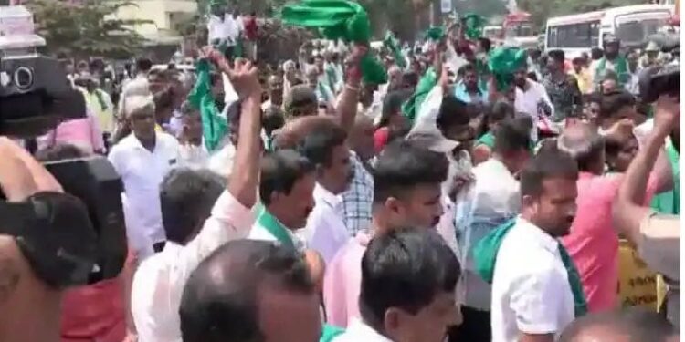 ಬೇಡಿಕೆಗಳ ಈಡೇರಿಕೆಗೆ ಆಗ್ರಹಿಸಿ ರೈತರ ಪ್ರತಿಭಟನೆ : ಸುವರ್ಣ ಸೌಧಕ್ಕೆ ಮುತ್ತಿಗೆ ..!!