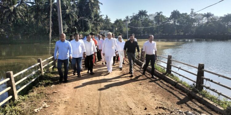 ಕಾರ್ಕಳ : ವೀರೇಂದ್ರ ಹೆಗ್ಗಡೆಯವರಿಂದ ಆನೆಕೆರೆ ಚತುರ್ಮುಖ ಕೆರೆ ಬಸದಿ ಕಾಮಗಾರಿ ವೀಕ್ಷಣೆ..!!