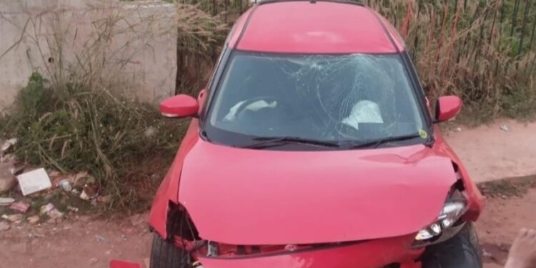 ಉಡುಪಿ : ಇಂದ್ರಾಳಿ ರೈಲ್ವೇ ಬ್ರಿಡ್ಜ್ ಬಳಿ ಪಲ್ಟಿಯಾದ ಕಾರು ..!!