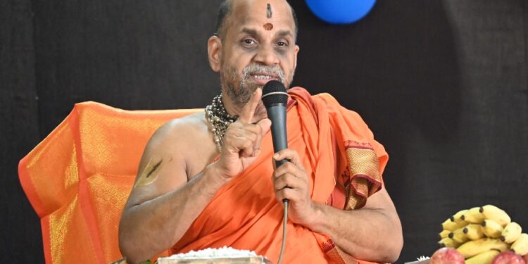 ಭಗವದ್ಗೀತೆ ಜೀವನದ ಗೈಡ್ ಇದ್ದಹಾಗೆ : ಶ್ರೀ ಶ್ರೀ ಸುಗುಣೇಂದ್ರ ತೀರ್ಥ ಶ್ರೀಪಾದರು ..!!