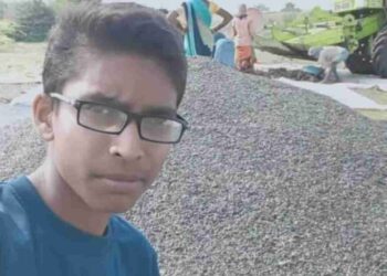 ಹಾಸ್ಟೆಲ್​ನಲ್ಲಿ ವಿದ್ಯಾರ್ಥಿ ನೇಣು ಬಿಗಿದು ಆತ್ಮಹತ್ಯೆ..!!