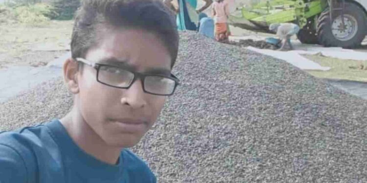 ಹಾಸ್ಟೆಲ್ನಲ್ಲಿ ವಿದ್ಯಾರ್ಥಿ ನೇಣು ಬಿಗಿದು ಆತ್ಮಹತ್ಯೆ..!!