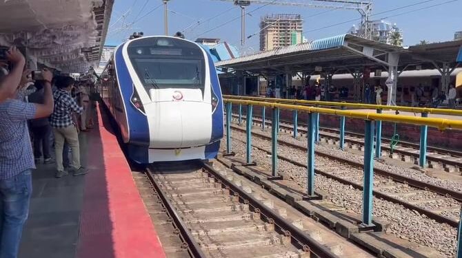 ಮಂಗಳೂರು- ಮಡಗಾಂವ್ ವಂದೇಭಾರತ್ ಎಕ್ಸಪ್ರೆಸ್ ಗೆ ಪ್ರಧಾನಿ ಮೋದಿ ಚಾಲನೆ..!!