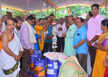 ಉಡುಪಿ :ಪುತ್ತಿಗೆ ಪರ್ಯಾಯ ; ಹೊರೆಕಾಣಿಕೆ ಮೆರವಣಿಗೆಗೆ ಅದ್ದೂರಿ ಚಾಲನೆ..!!