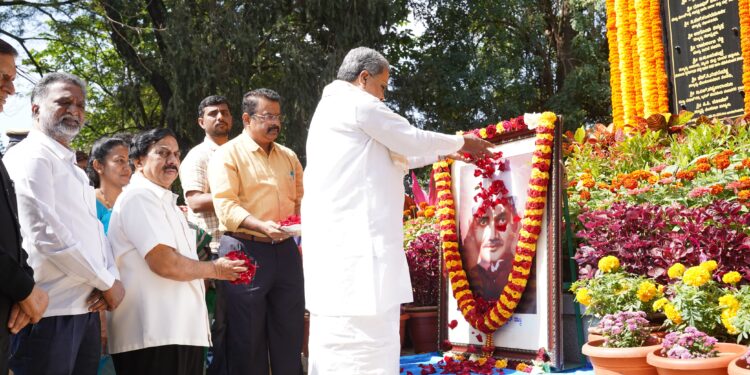 ಲಾಲ್ ಬಹದ್ದೂರ್ ಶಾಸ್ತ್ರಿ ಅವರು ಸಾರ್ವಜನಿಕ ಜೀವನದಲ್ಲಿ ಮೇಲ್ಪಂಕ್ತಿಯನ್ನು ಹಾಕಿಕೊಟ್ಟವರು : ಮುಖ್ಯಮಂತ್ರಿ ಸಿದ್ದರಾಮಯ್ಯ..!!