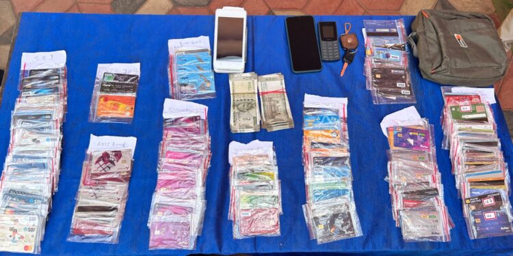 ಎಟಿಎಂ ಕಾರ್ಡ್ ಬಳಸಿ ಹಣ ಎಗರಿಸಿದ ಮೂರು ಪ್ರತ್ಯೇಕ ಪ್ರಕರಣ : ಇಬ್ಬರು ಅಂತರ್ ರಾಜ್ಯ ಆರೋಪಿಗಳ ಬಂಧನ..!!