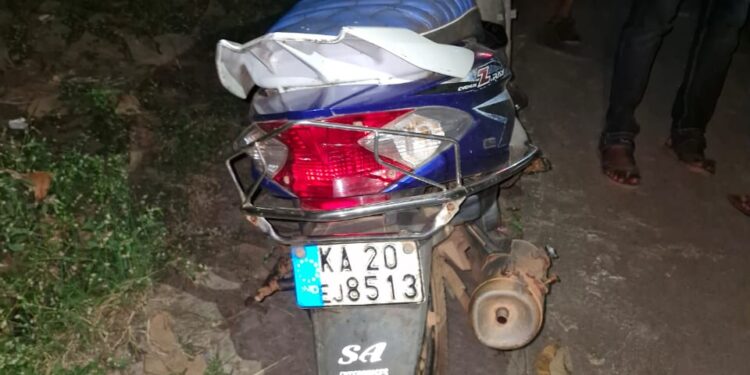 ಉಡುಪಿ : ಸಂತೆಕಟ್ಟೆಯಲ್ಲಿ ದ್ವಿಚಕ್ರ ವಾಹನ ಅಪಘಾತ, ಗಾಯಾಳುವನ್ನು ಆಸ್ಪತ್ರೆಗೆ ದಾಖಲಿಸಿದ ಆಪದ್ಭಾಂಧವ ಈಶ್ವ‌ರ್ ಮಲ್ಪೆ ಮತ್ತು ತಂಡ..!!