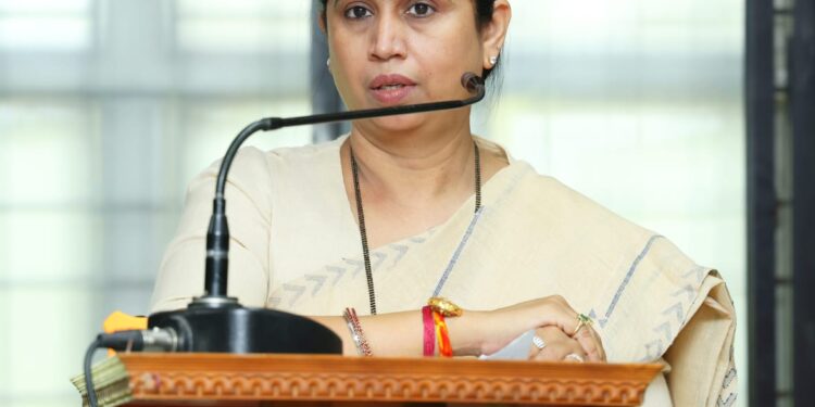 ಹಕ್ಕುಪತ್ರಗಳ ಸಮಸ್ಯೆಗೆ ಶೀಘ್ರವೇ ಪರಿಹಾರ: ಸಚಿವೆ ಲಕ್ಷ್ಮೀ ಹೆಬ್ಬಾಳ್ಕರ್..!!