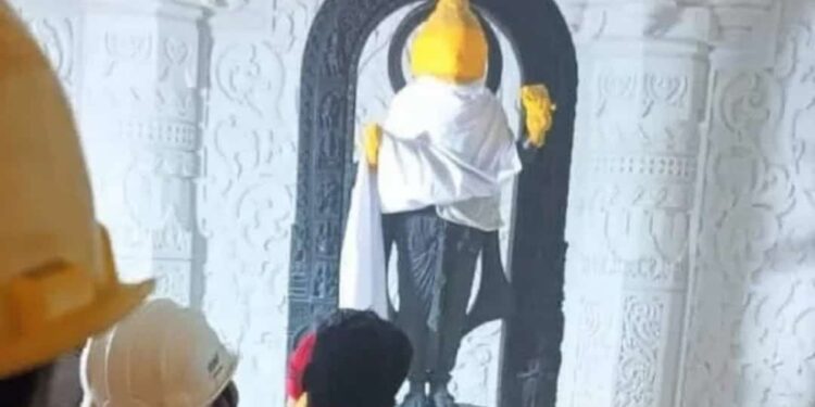 ಅಯೋಧ್ಯೆ ರಾಮಲಲ್ಲಾ ಮೂರ್ತಿಯ ಫೋಟೋ ವೈರಲ್..!!