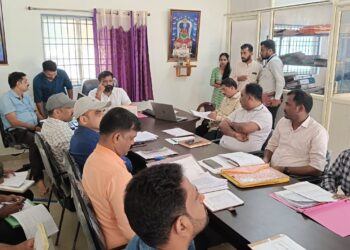 ಬೈಂದೂರು : ಕ್ಷೇತ್ರದ ಸಮಸ್ಯೆ ಕುರಿತು ಚರ್ಚೆ ವಾನರ ಸೈನ್ಯಕ್ಕೆ ಮಂಕಿ ಪಾರ್ಕ್ ನಿರ್ಮಾಣಕ್ಕೆ ಶಾಸಕ ಗುರುರಾಜ್ ಗಂಟಿಹೊಳೆ ಅರಣ್ಯ ಅಧಿಕಾರಿಗಳ ಜೊತೆ ಚರ್ಚೆ..!!