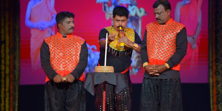 ವಿಸ್ಮಯ ಜಾದೂ :ಶ್ರೀ ಕೃಷ್ಣ ಮಠದ ರಾಜಾಂಗಣದಲ್ಲಿ ಜಾದೂ ಪ್ರದರ್ಶನ..!!