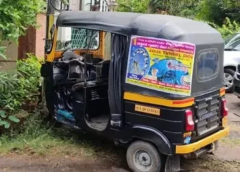 ಉಡುಪಿ :ರಿಕ್ಷಾ ಚಾಲಕನಿಗೆ ಚಲಿಸುತ್ತಿರುವಾಗಲೇ ಹೃದಯಾಘಾತವಾಗಿ ವಿದ್ಯುತ್ ಕಂಬಕ್ಕೆ ಡಿಕ್ಕಿ: ಪ್ರಯಾಣಿಕರಿಗೆ ಗಾಯ..!!