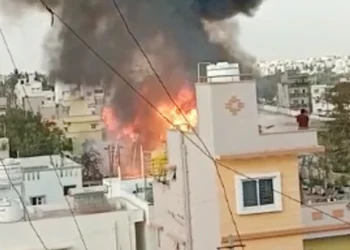 ಬೆಂಗಳೂರು :ಪರ್ಫ್ಯೂಮ್ ಫ್ಯಾಕ್ಟರಿ ಅಗ್ನಿ ಅವಘಡ, ಮೂವರು ಸಜೀವ ದಹನ..!!