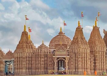 ಅಬುದಾಬಿಯಲ್ಲಿ ಮೊದಲ ‘ಹಿಂದೂ ದೇವಾಲಯ ‘ ಲೋಕಾರ್ಪಣೆ ಮಾಡಿದ ಪ್ರಧಾನಿ ಮೋದಿ..!!