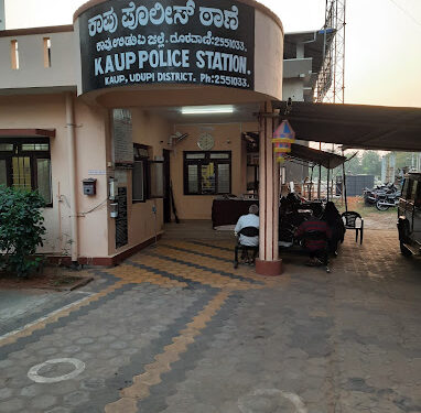 ಕಾಪು: ರಸ್ತೆ ಬದಿಯಲ್ಲಿ ಸ್ಕೂಟರ್‌ ನಿಲ್ಲಿಸಿ ಮಲಗಿದ್ದ ಸವಾರ –  ಸ್ಕೂಟರ್‌, ಮೊಬೈಲ್‌ ಸಹಿತ ಸೊತ್ತುಗಳನ್ನು ದೋಚಿದ ಕಳ್ಳರು..!!