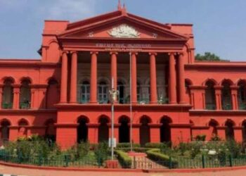 ಶೇ.60ರಷ್ಟು ಕನ್ನಡ ಬೋರ್ಡ್ ಹಾಕದ ವ್ಯಾಪಾರ, ಸಂಸ್ಥೆಗಳಿಗೆ ಬೀಗ ಹಾಕುವಂತಿಲ್ಲ : ಹೈಕೋರ್ಟ್ ಸೂಚನೆ..!!